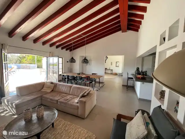 Casa Montes Raposos, maison familiale | Portugal, Algarve, Alcantarilha - villa Beau salon spacieux directement sur la terrasse