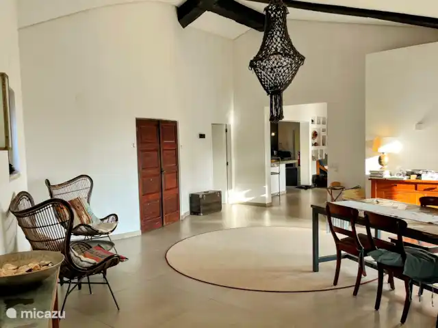 Casa Montes Raposos, maison familiale | Portugal, Algarve, Alcantarilha - villa Hall avec table supplémentaire et coin salon confortable