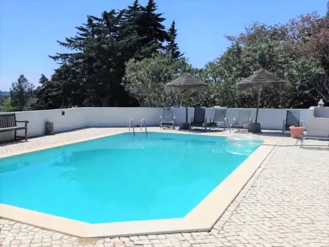 Casa Montes Raposos, maison familiale | Portugal, Algarve, Alcantarilha - villa transats au bord de la piscine