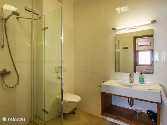 Área Jan Thiel | apartamento C8 en Curazao, Banda Arriba (este), Spaanse Water - apartamento Baño principal