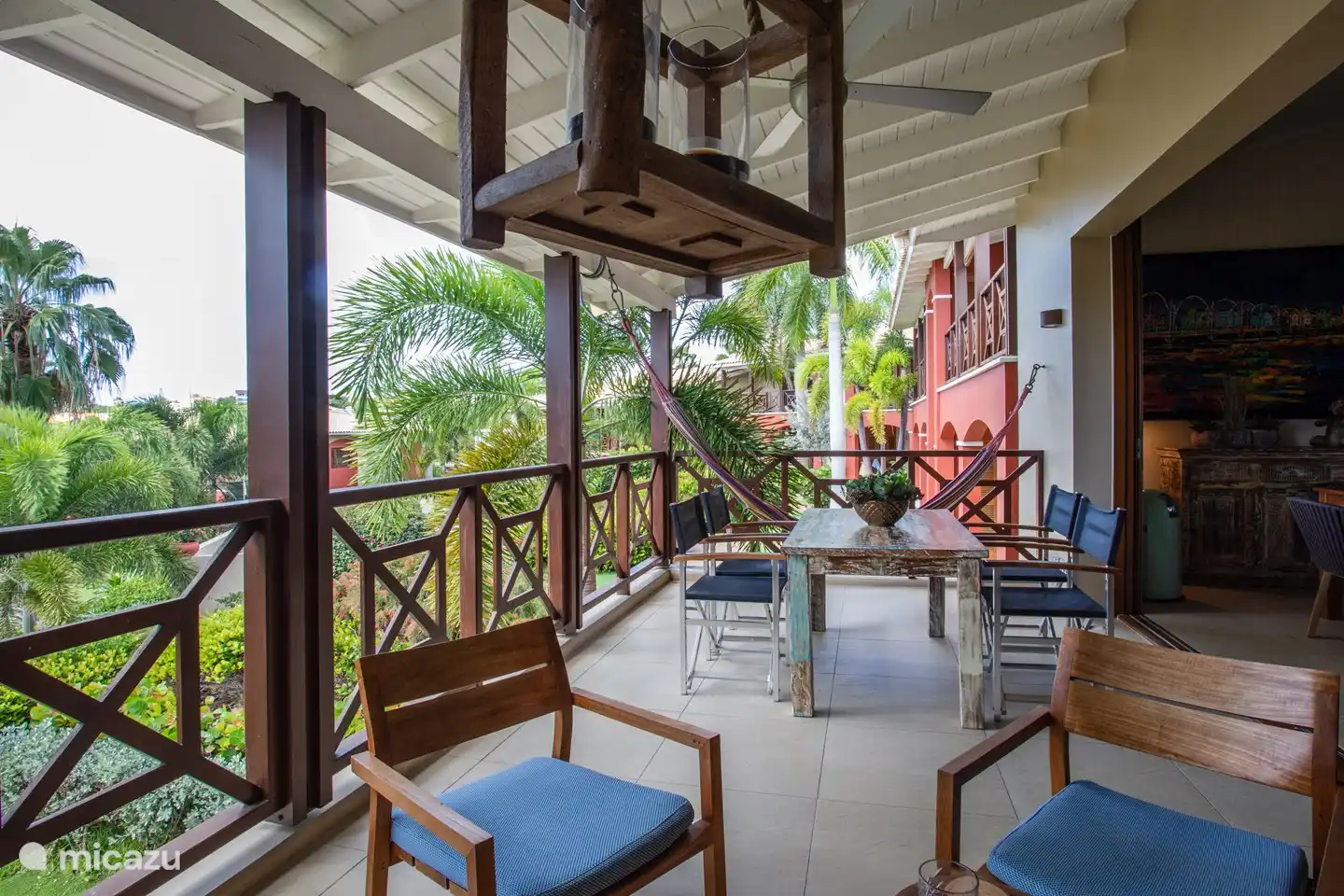 Buiten dineren en lounchen