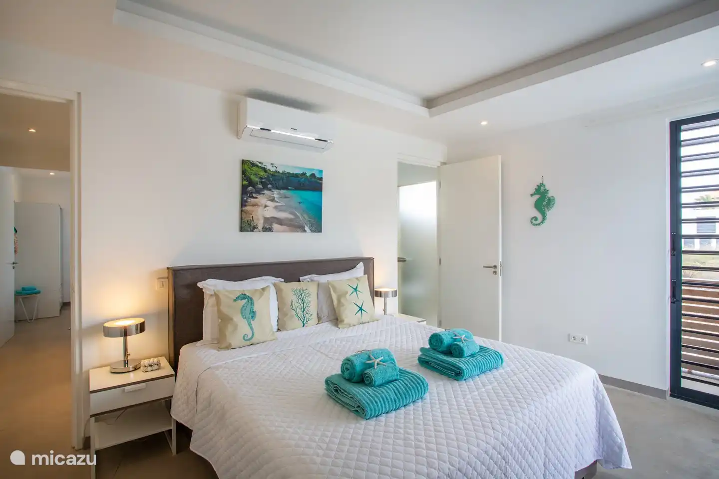 Chambre 2 avec salle de bain attenante