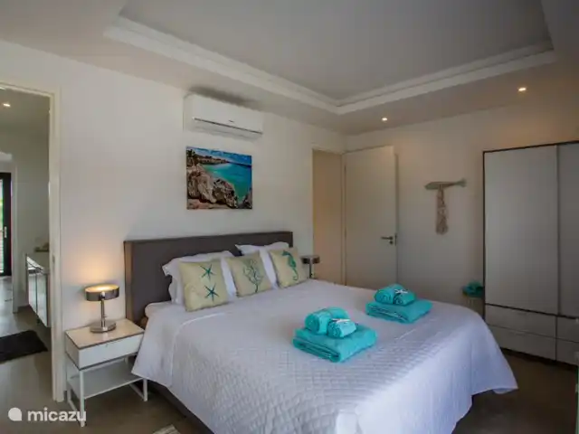 Penthouse de luxe La Royal @ Jan Thiel | Curaçao, Banda Ariba (est), Jan Thiel - appartement Chambre 3 donnant sur la piscine