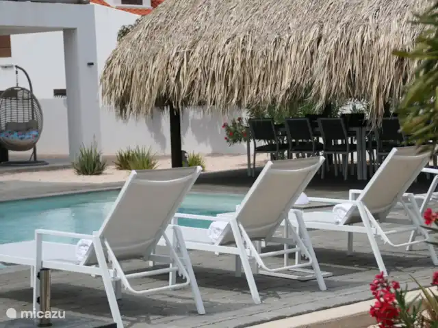 Penthouse de luxe La Royal @ Jan Thiel | Curaçao, Banda Ariba (est), Jan Thiel - appartement Terrasse avec transats
