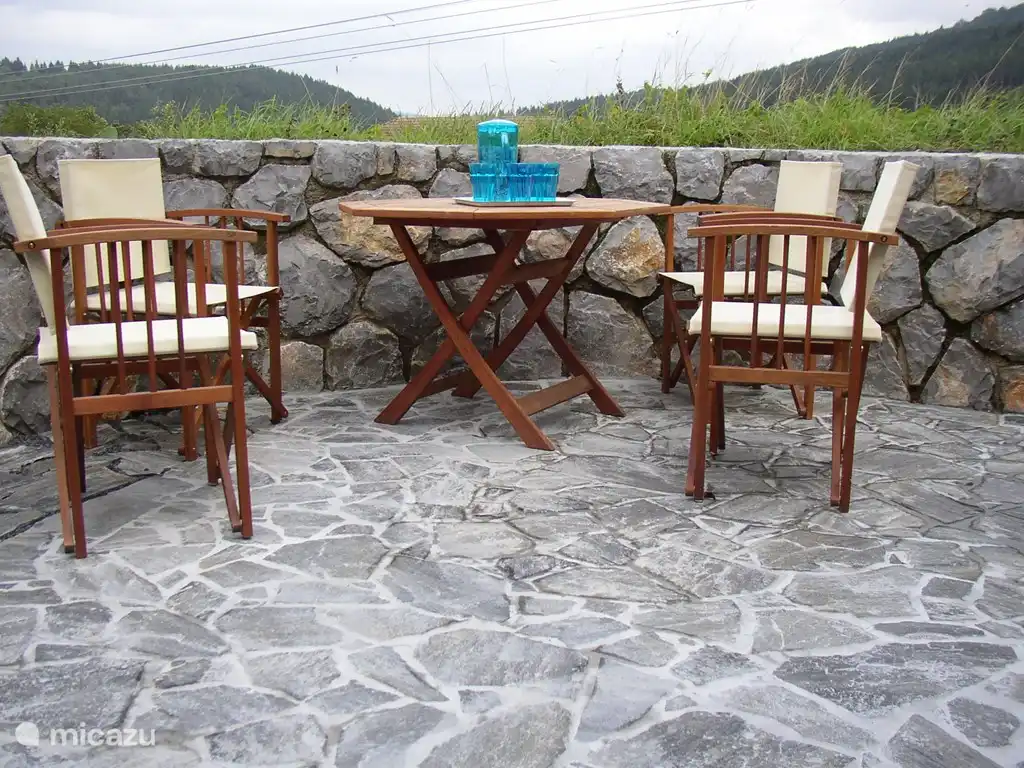 Terrasse privée sur les ruines de la forteresse.