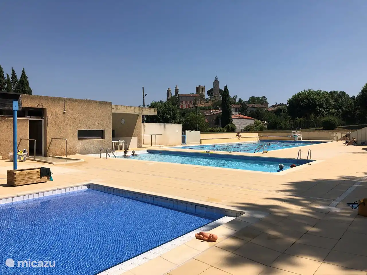 das öffentliche Schwimmbad in Rians