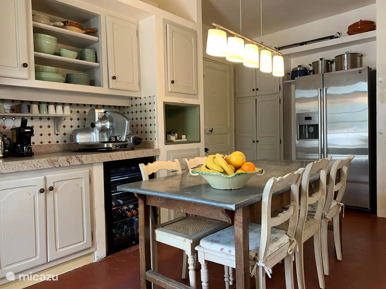 reichlich Glaswaren und Servies