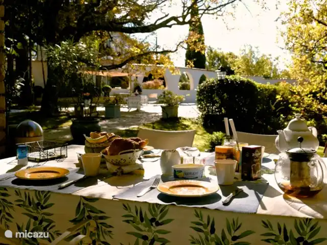Terminer Hortorum | France, Var, Rians - villa un aperçu d'une partie du jardin