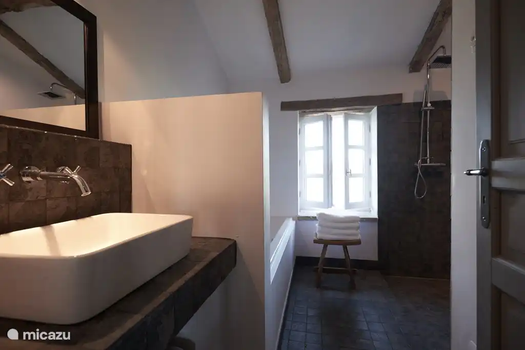 bathroom ground floor