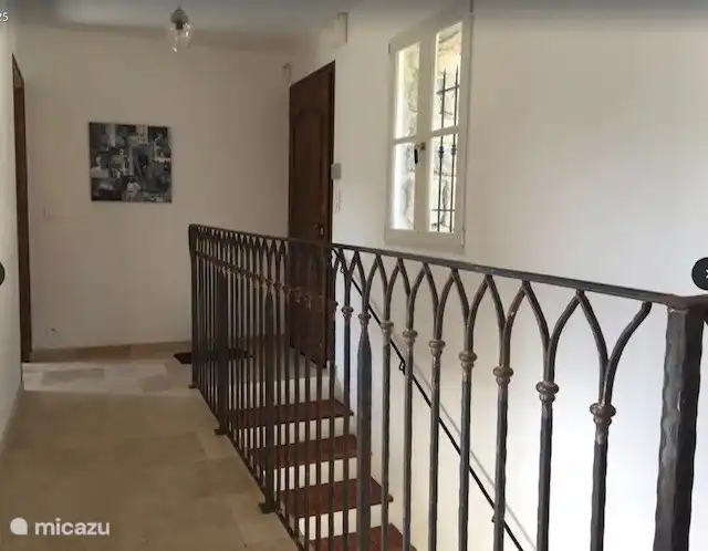 hall au 1er étage où vous entrez dans la maison