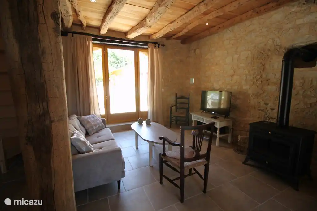 Sogar in der frühen und späten Jahreszeit ist es lecker mit einem knusprigen Feuer.