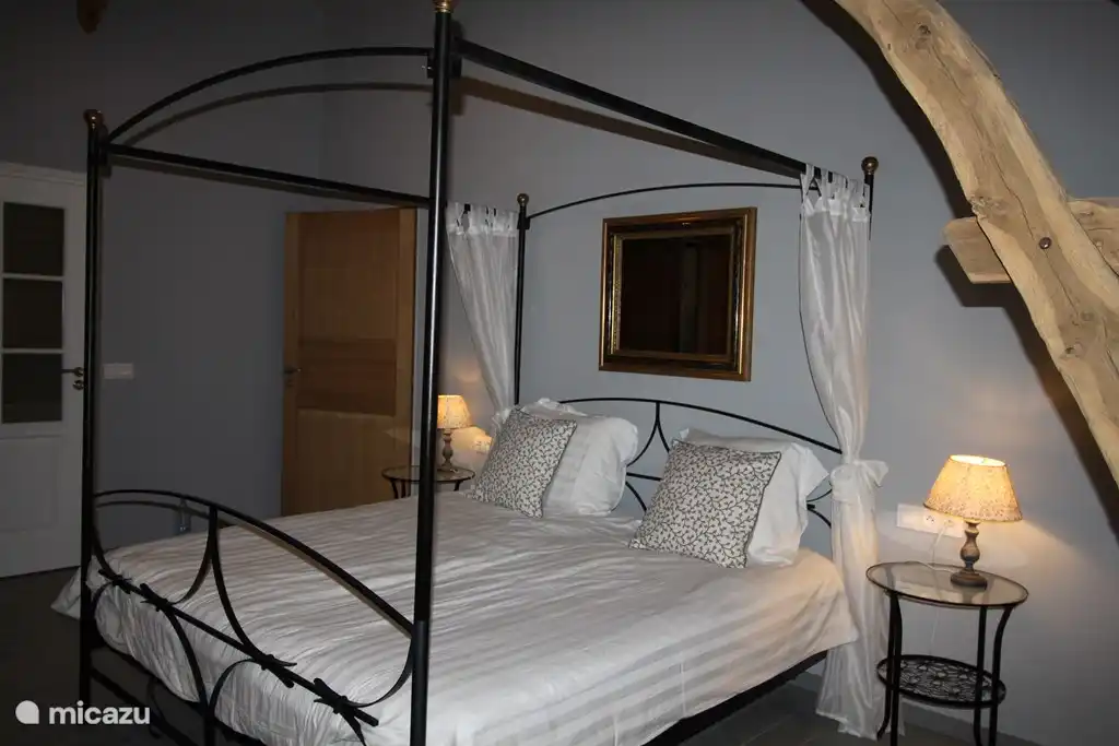 Eines der geräumigen Schlafzimmer