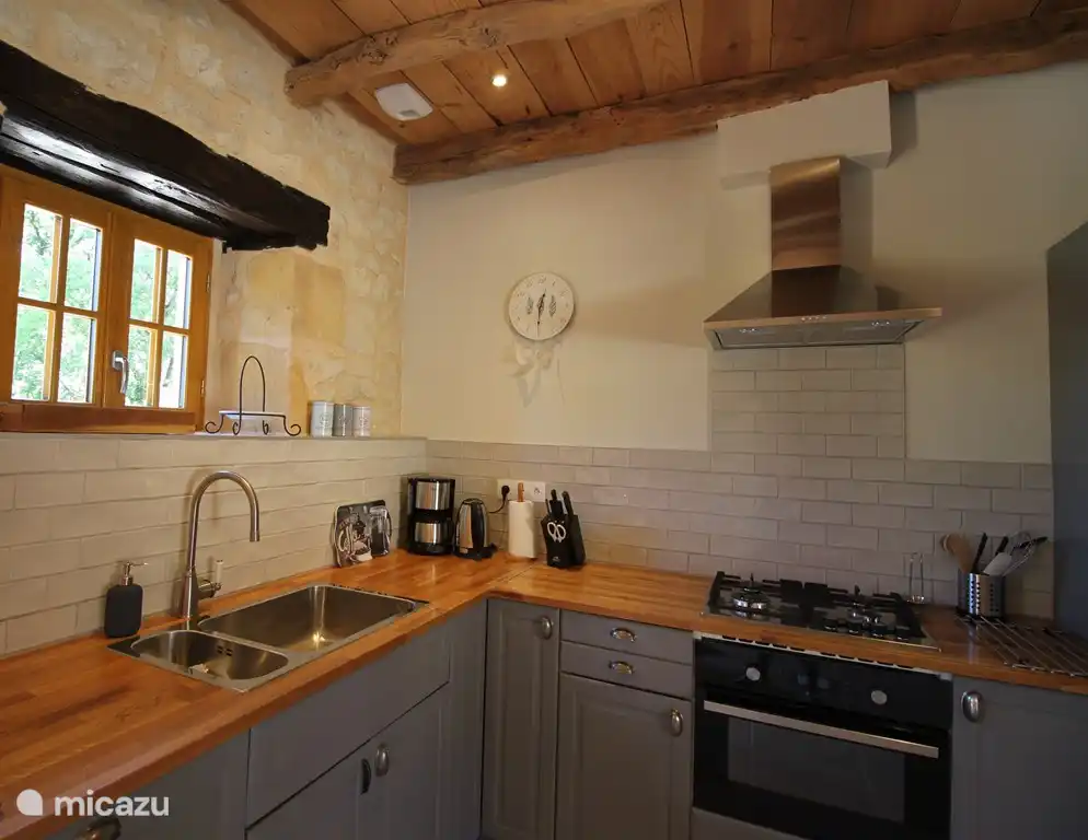 voll ausgestattete küche