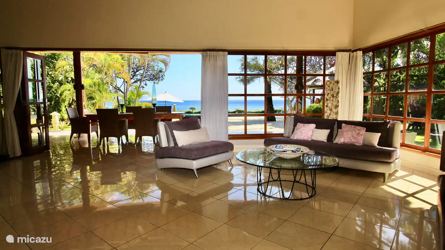 amplio salón con WIFI y TV