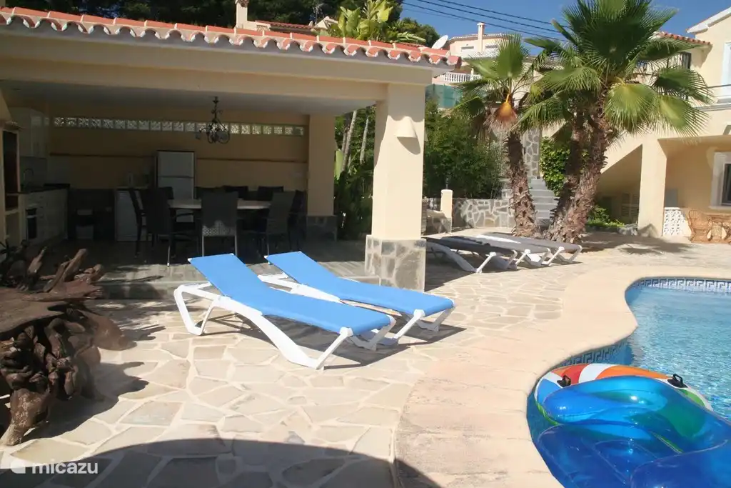 Schöne Sonnenliegen, zum relaxen.