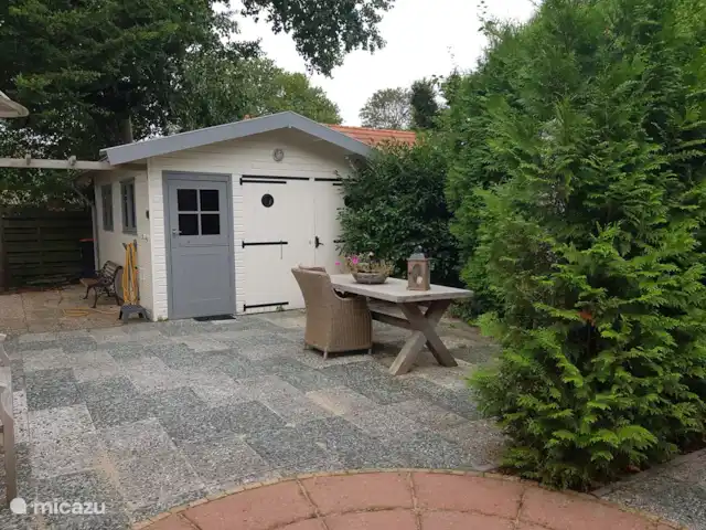 chalet huren in Nederland, Gelderland, Putten –  De Blauwe Reiger Grote schuur voor het plaatsen en opladen  van de fietsen