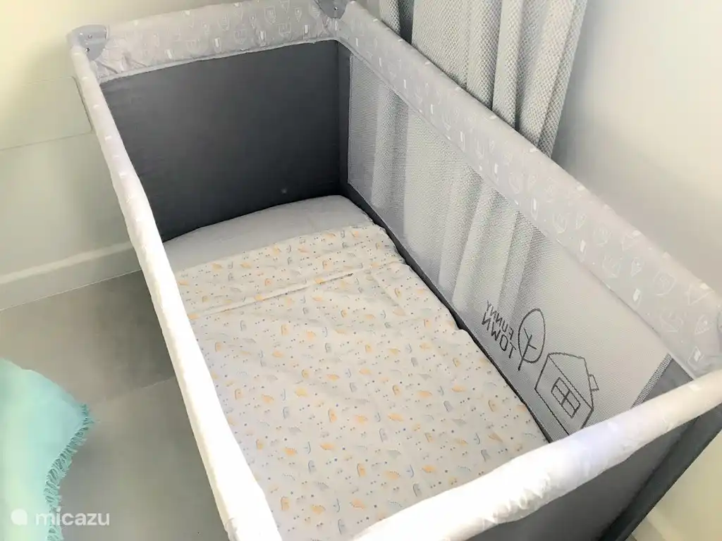 For the little ones: Camp bed