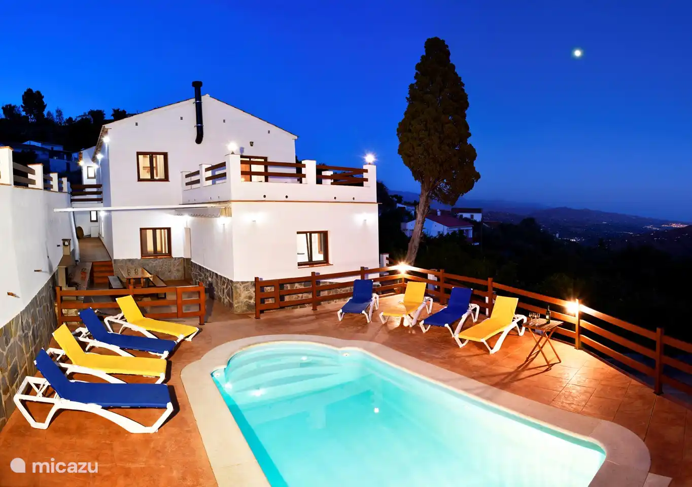 La Noria 'bei Nacht'. Genieße die milden Sommerabende.