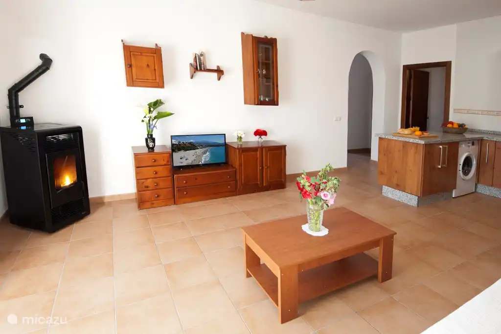 Zweites Wohnzimmer mit Pelletbrenner für die Winternächte.