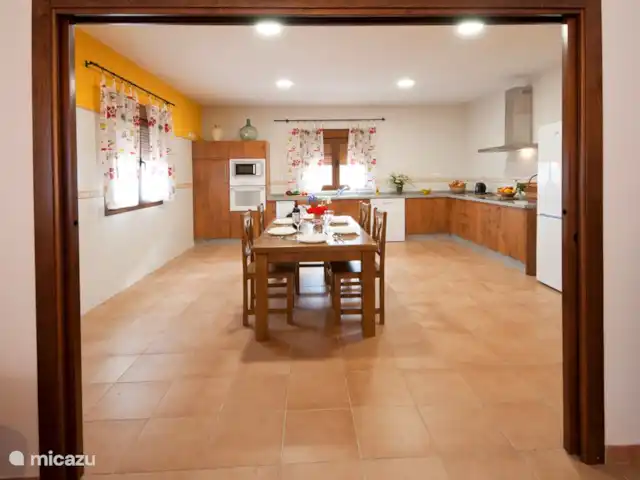 Villa la Noria | Espagne, Costa del Sol, Comares - villa Cuisine ouverte sur séjour.