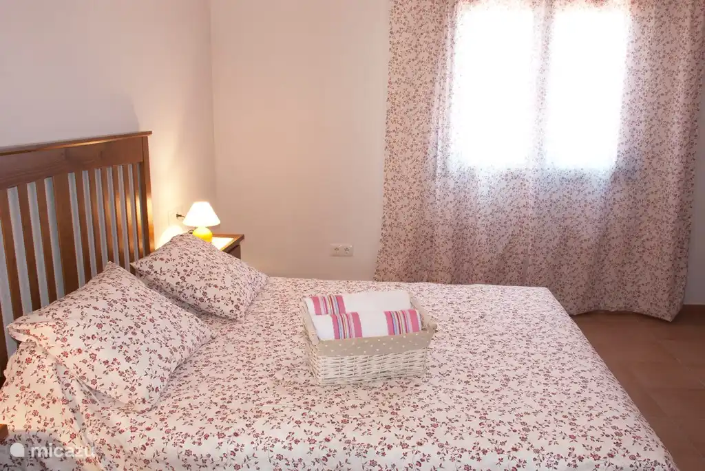 Eines der 6 geräumigen Schlafzimmer.