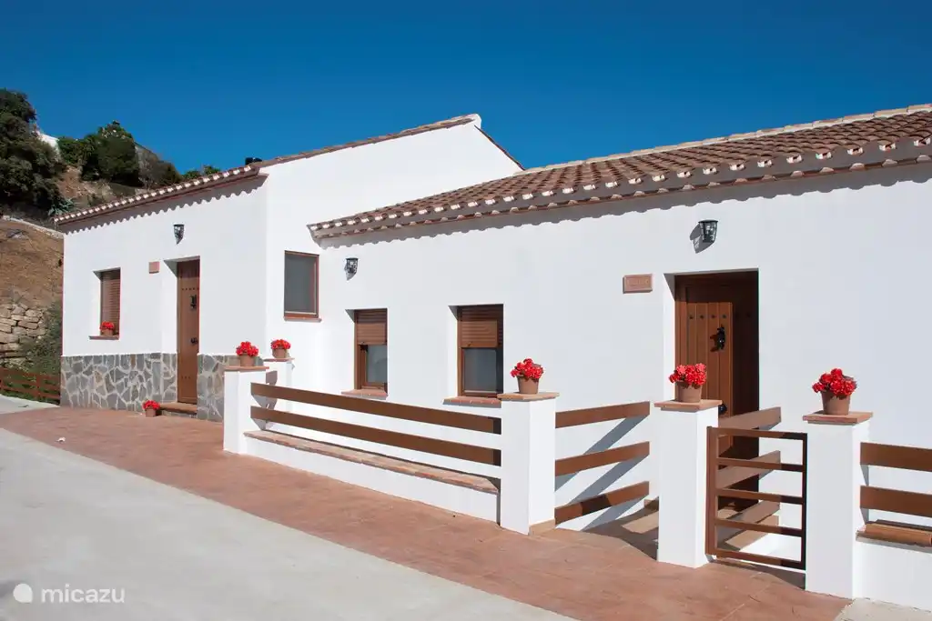 Eingänge zu 2 nebeneinander liegenden Wohnungen.