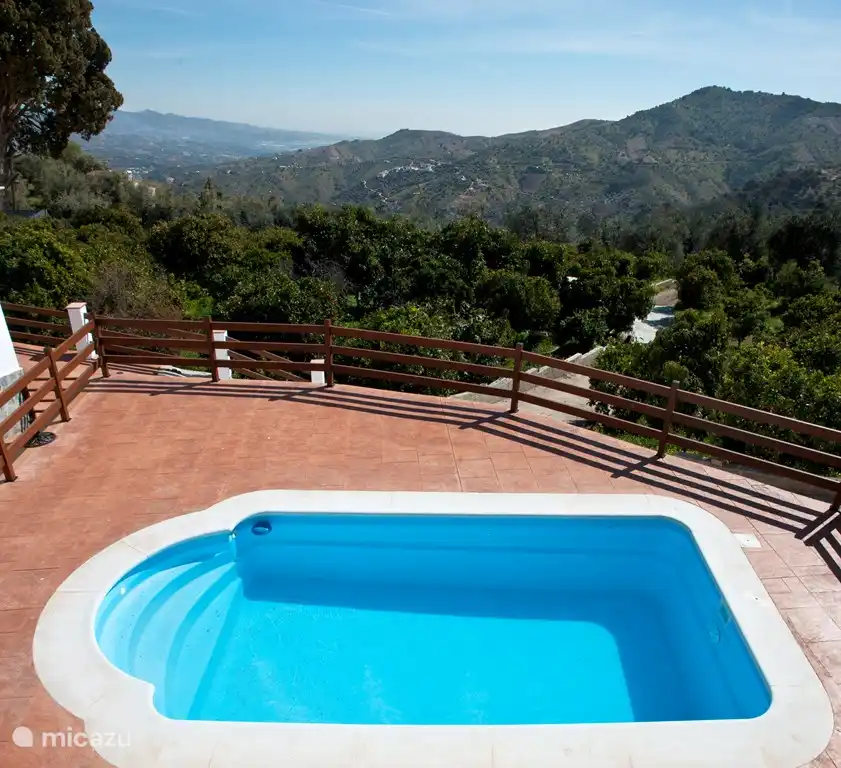 Wunderschöner Pool mit herrlicher Aussicht!