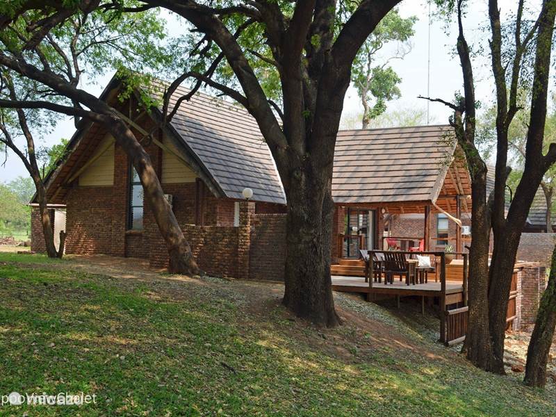 Maison de Vacances Afrique du Sud, Limpopo, Hoedspruit Bungalow Chalet avec vue sur l'hippopotame sur la rivière / Kruger