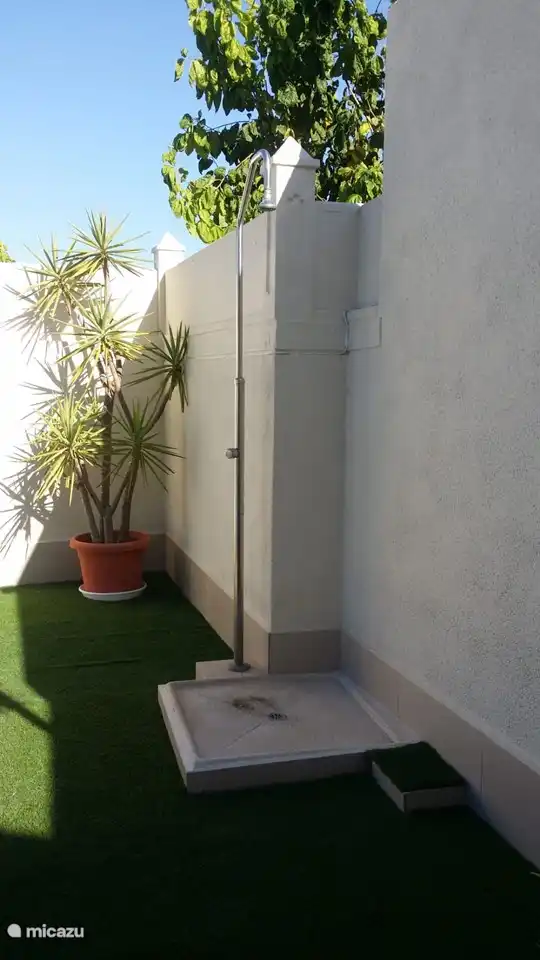 08-2020 Piscine - douche extérieure