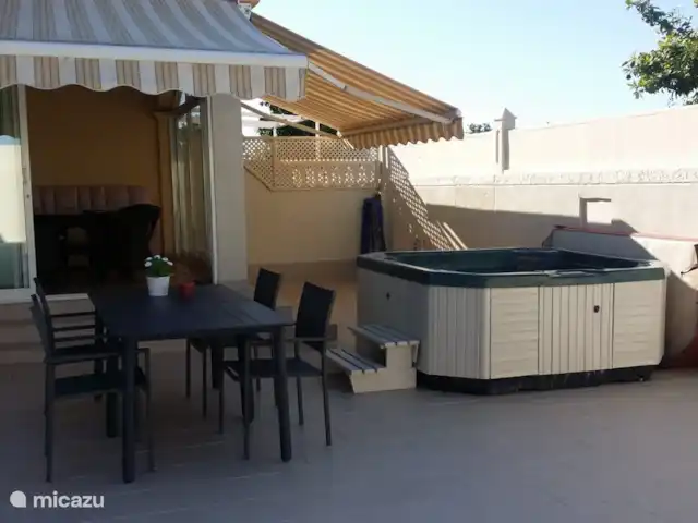 Casa Brisa Del Mar huren in Spanje, Costa Blanca, Torre de la Horadada - villa 08-2020 Veranda - zithoek aan zwembad - jacuzzi