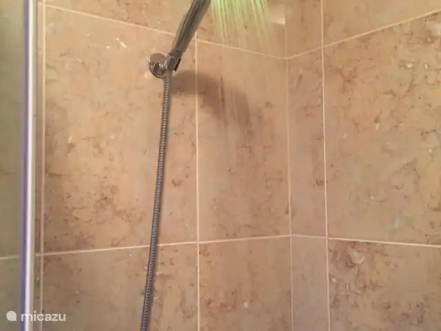 Casa Brisa Del Mar huren in Spanje, Costa Blanca, Torre de la Horadada - villa 07-2020 Disco-Douche met LEDs (badkamer boven)