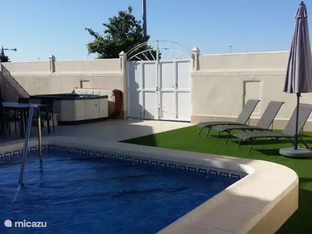 Casa Brisa Del Mar huren in Spanje, Costa Blanca, Torre de la Horadada - villa 08-2020 Zithoek aan zwembad