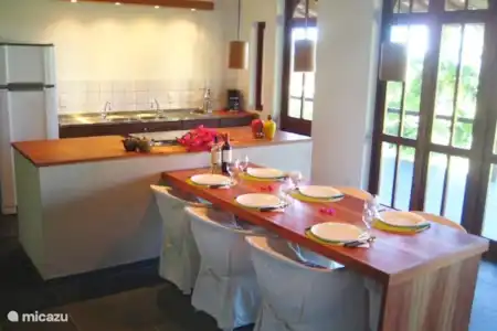 Vakantiehuis Brazilië, Bahia, Cachoeira de Itanhi Jandaira villa Casa Merlina Eetkamer en keuken