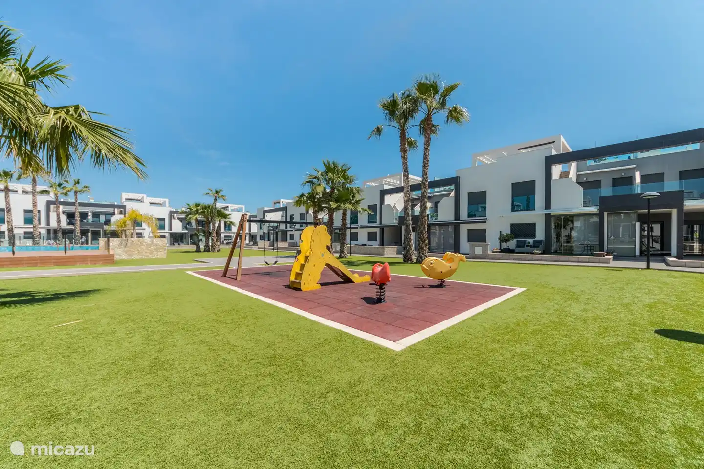 Jouez à l’intérieur du complexe