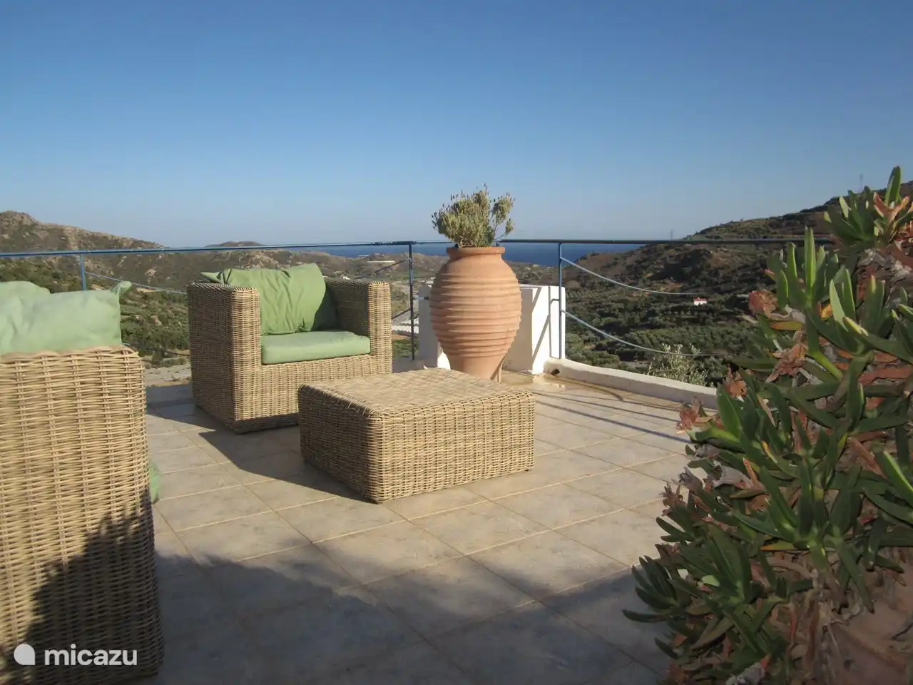 At the end of the day you can see the beautiful sunset on the roof terrace with views of the river, the mountains and the sea. And an endless starry sky at night!