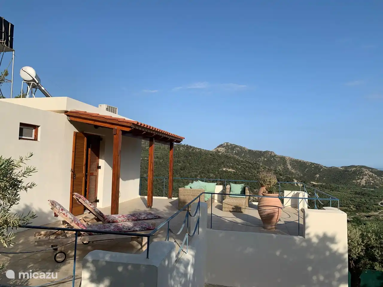 When it is dark on the roof terrace enjoy the beautiful starry sky.