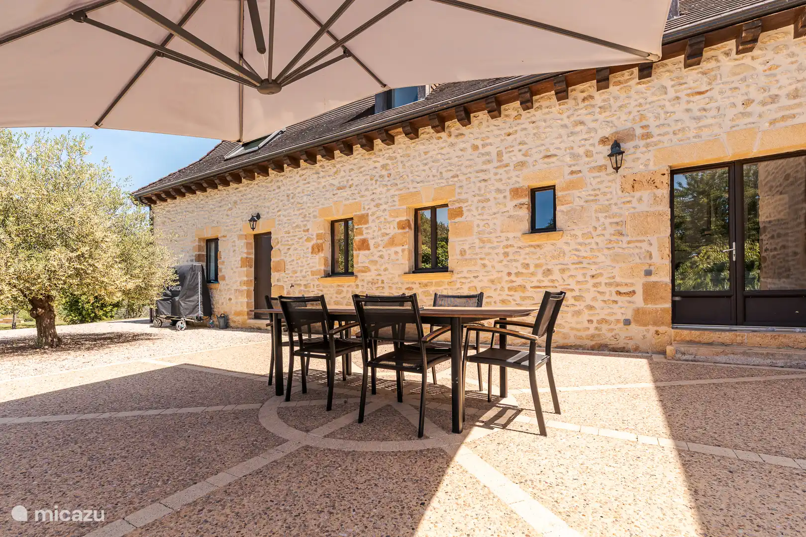 Terrasse im Schatten
