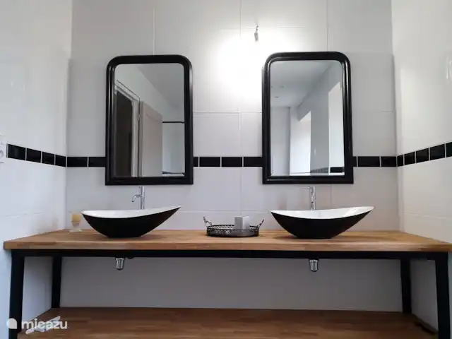 Péchanette | France, Dordogne, Aubas - maison de vacances Lavabos dans la salle de bain
