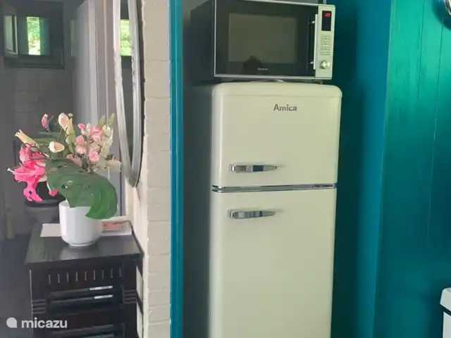 Vosseven 38 en Países Bajos, Limburgo, Stramproy - casa vacacional Combi microondas más frigorífico con congelador.