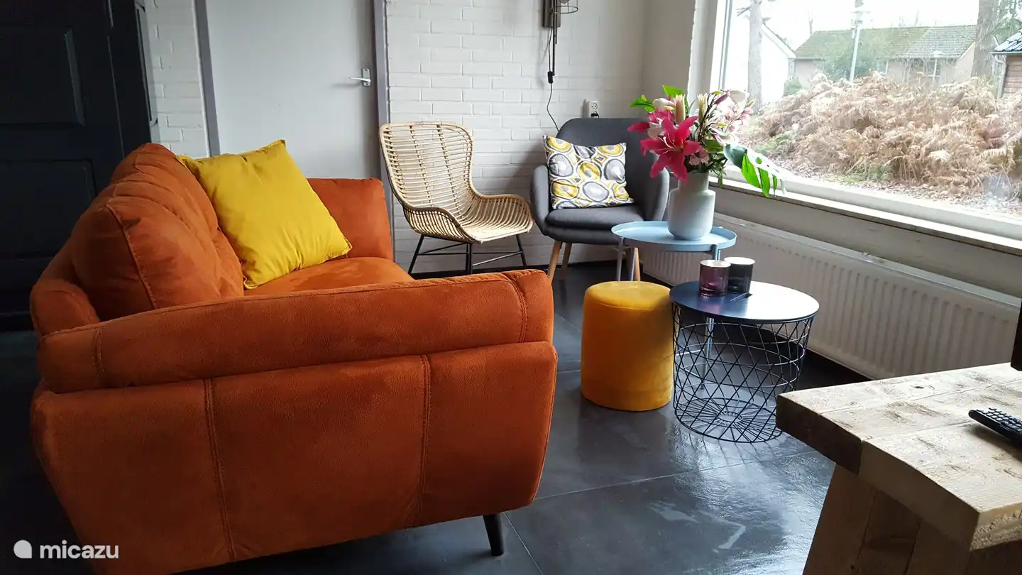 In het huisje is ook een tv aanwezig deze is helaas niet te zien op de foto's.