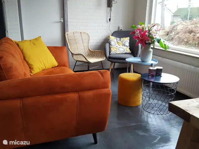 Vosseven 38 en Países Bajos, Limburgo, Stramproy - casa vacacional También hay un televisor en la cabaña, que lamentablemente no se ve en las fotos.