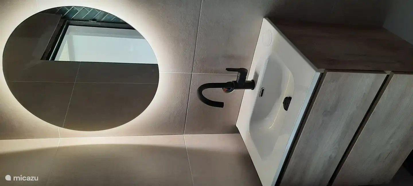 Geheel vernieuwde badkamer (Maart 2023)