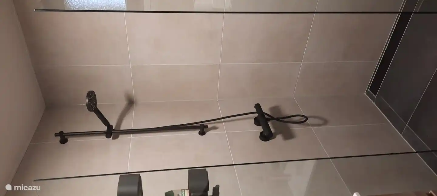 Inloop douch met een verstelbare douchstraal