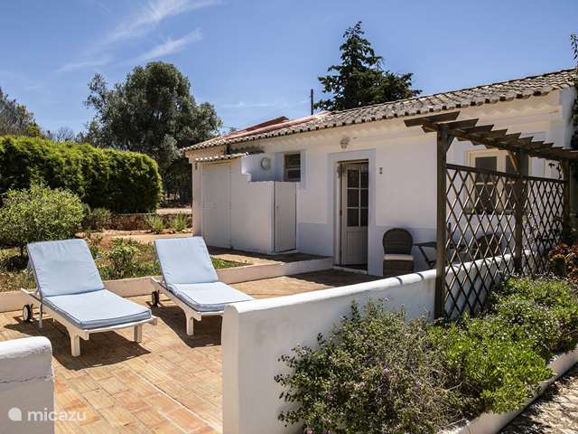 Vakantiehuis Portugal, Algarve, Bensafrim - pension / guesthouse / privékamer Monte Rosa - Privekamer met Terras