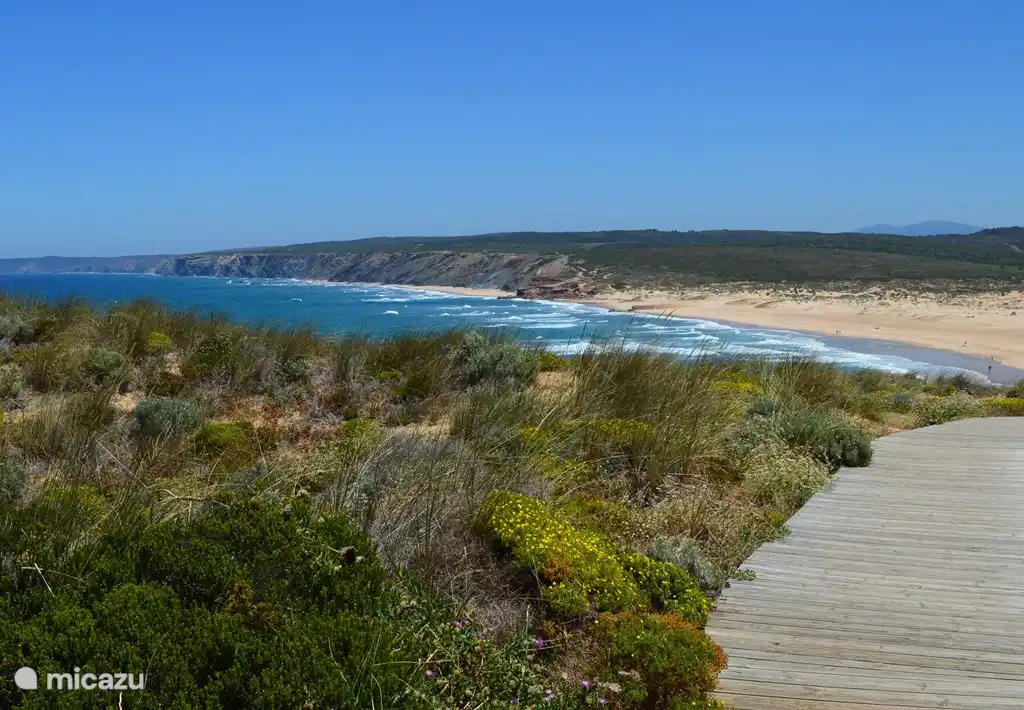 Monte Rosa ist nur 8 Kilometer vom Strand entfernt.