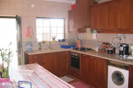 Vakantiehuis Portugal, Costa de Prata, Obidos villa Casa da Gracieira keuken