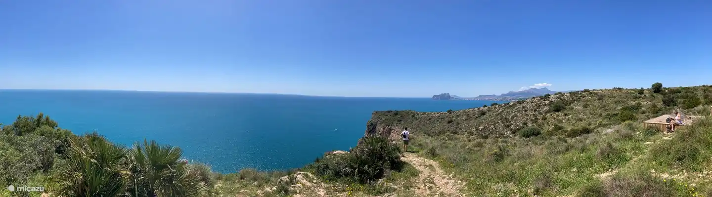 Panoramablick vom Torro Cap d'Or, oberhalb von El Portet.