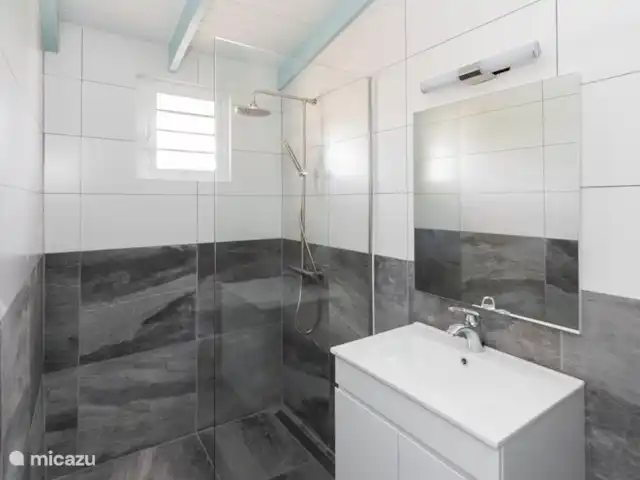 Super beau bungalow 3 chambres | Curaçao, Banda Ariba (est), Seru Coral - bungalow Salle de bain 2