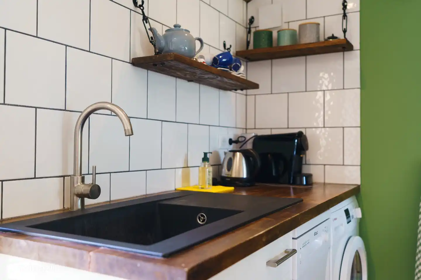 la cocina con todas las comodidades