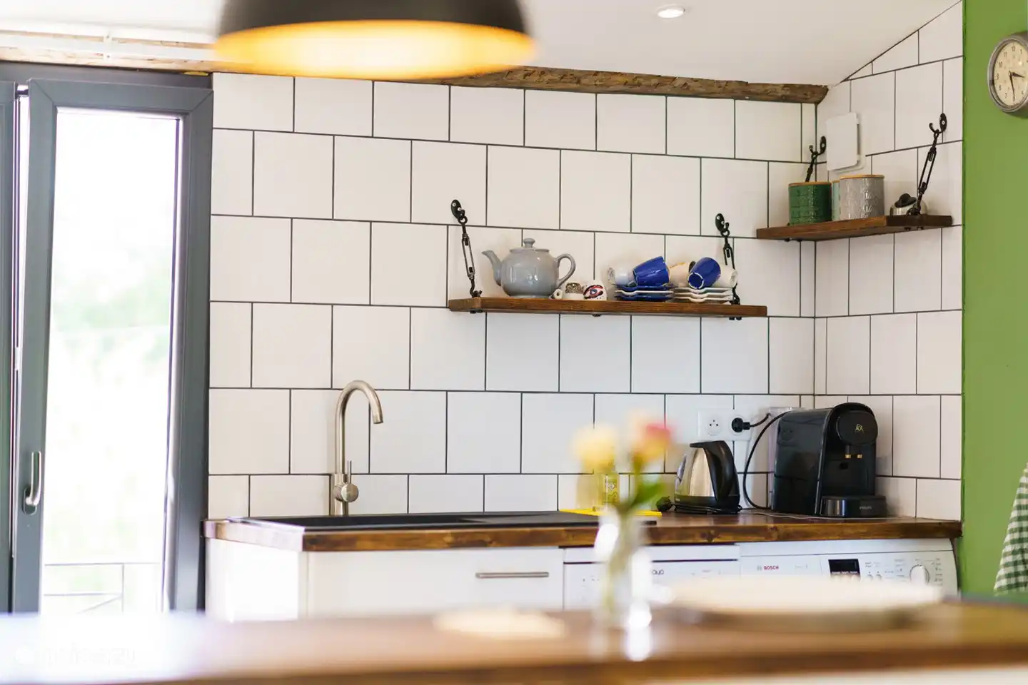 la cocina con todas las comodidades